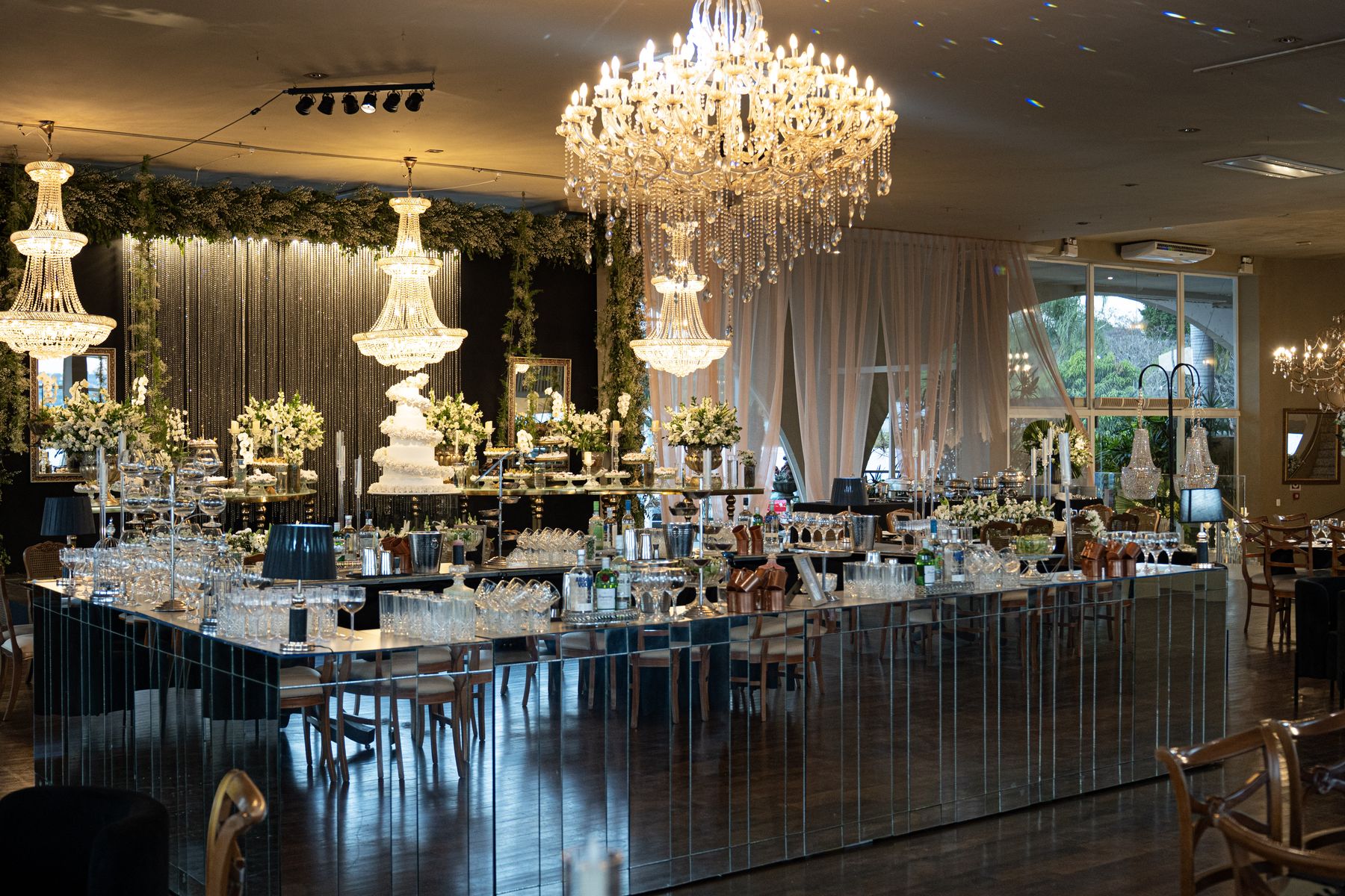 Bancada Espelhada da New Fênix Drinks montada em evento